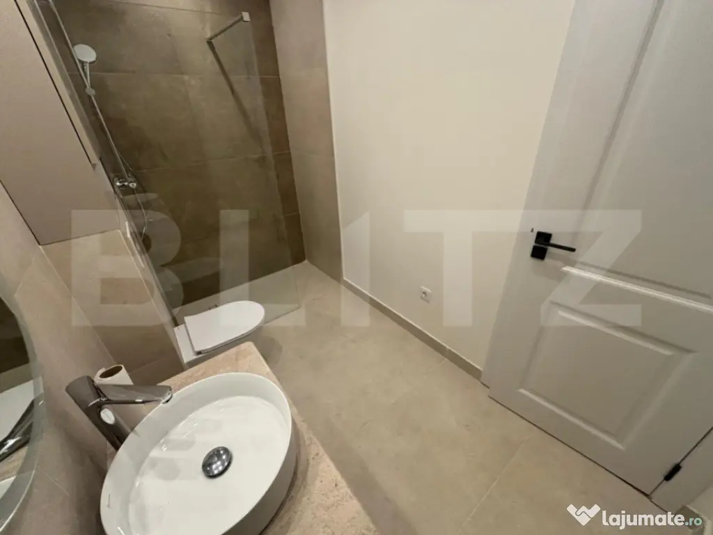 Apartament 2 camere, lux, 60 mp, parcare, intermediar, petfr