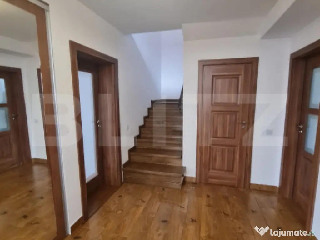 Casa tip duplex, 4 camere, 120 mp utili, zona Florilor 