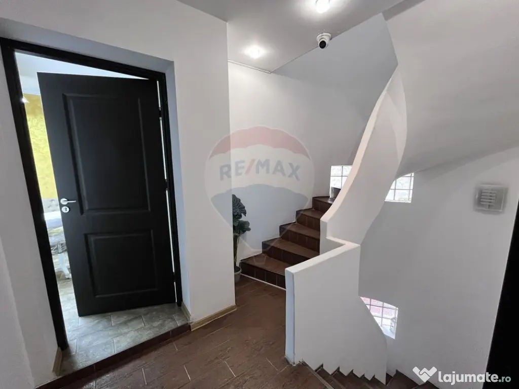 Vila de închiriat 6 camere Piata Victoriei 