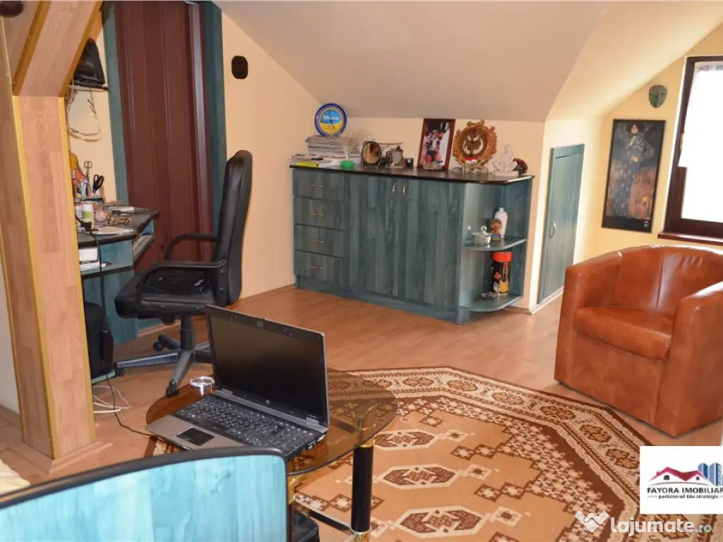 Casa si Spatiu Comercial de Zona Semicentrala 