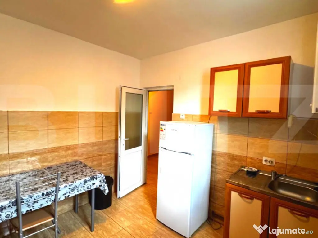 Apartament 2 camere, 49 m, zona Piața Cetate