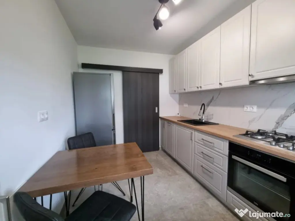 Apartament 2 camere, decomandat - zona Bartolomeu