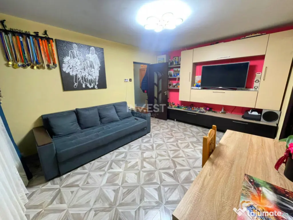 Apartament 2 camere-52 mp-etaj 1-Podul de Piatra 