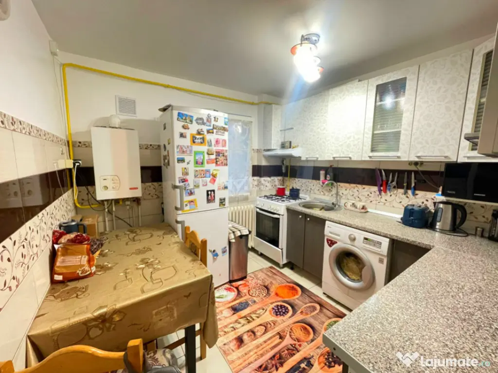 Apartament 2 camere-52 mp-etaj 1-Podul de Piatra 