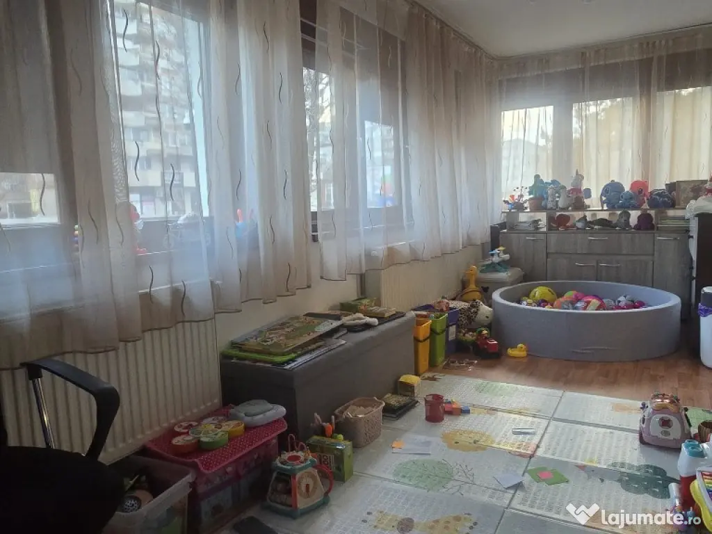 Apartament 3 camere decomandat in Deva, zona Balcescu 