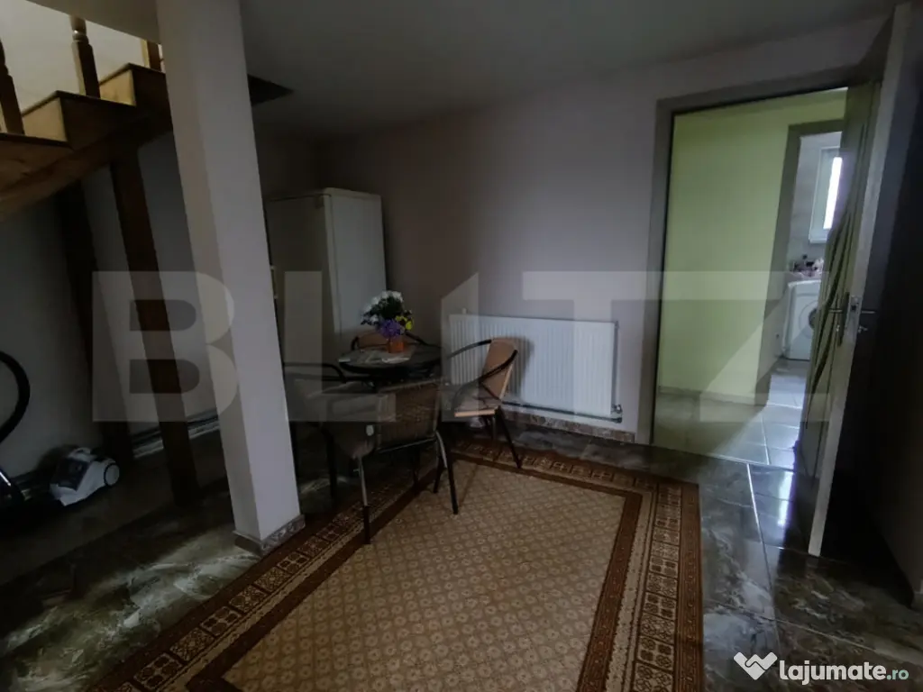 Casa cu 3 camere,baie, bucatarie, teren 500 mp 