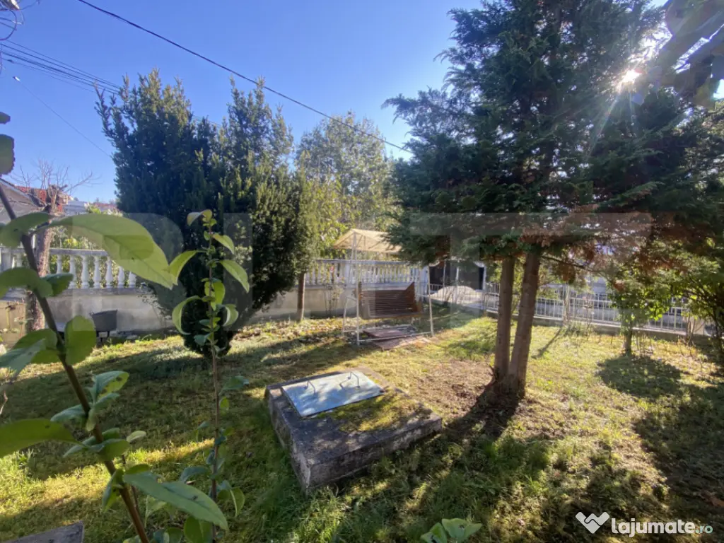 Casă spațioasă 350 mp utili, curte amenajată și garaj 