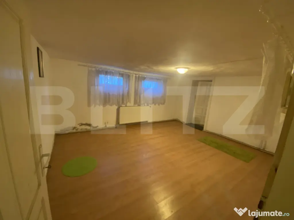 Casă spațioasă 350 mp utili, curte amenajată și garaj 