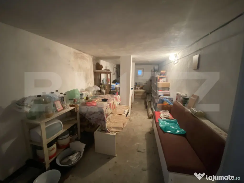 Casă spațioasă 350 mp utili, curte amenajată și garaj 