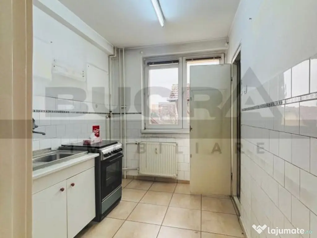 Apartament 3 camere, etaj intermediar, P-ta 14 Iulie
