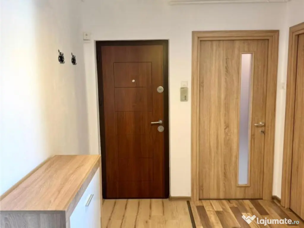 Apartament 2 camere decomandat cu loc de parcare