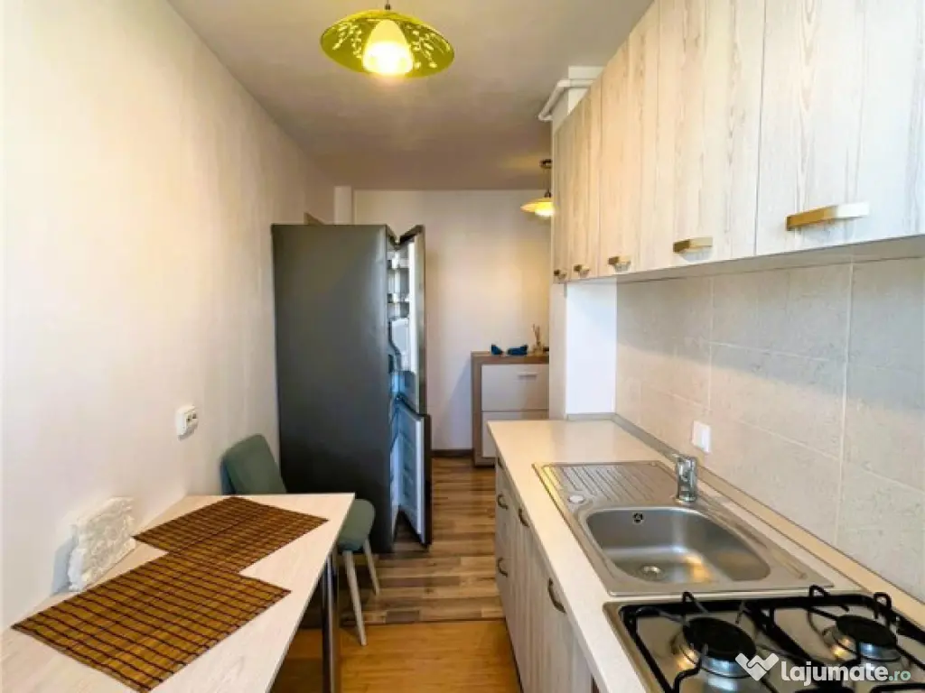 Apartament 2 camere decomandat cu loc de parcare