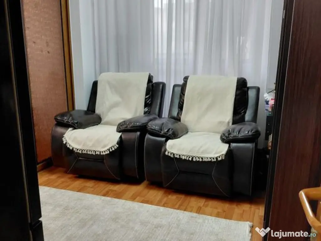 Apartament 4 camere, decomandat, etaj 3/4 - IC Frimu 