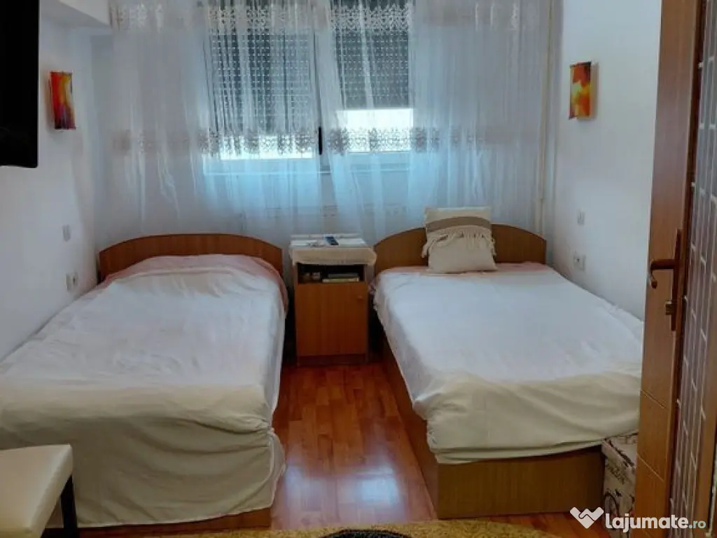 Apartament 4 camere, decomandat, etaj 3/4 - IC Frimu 