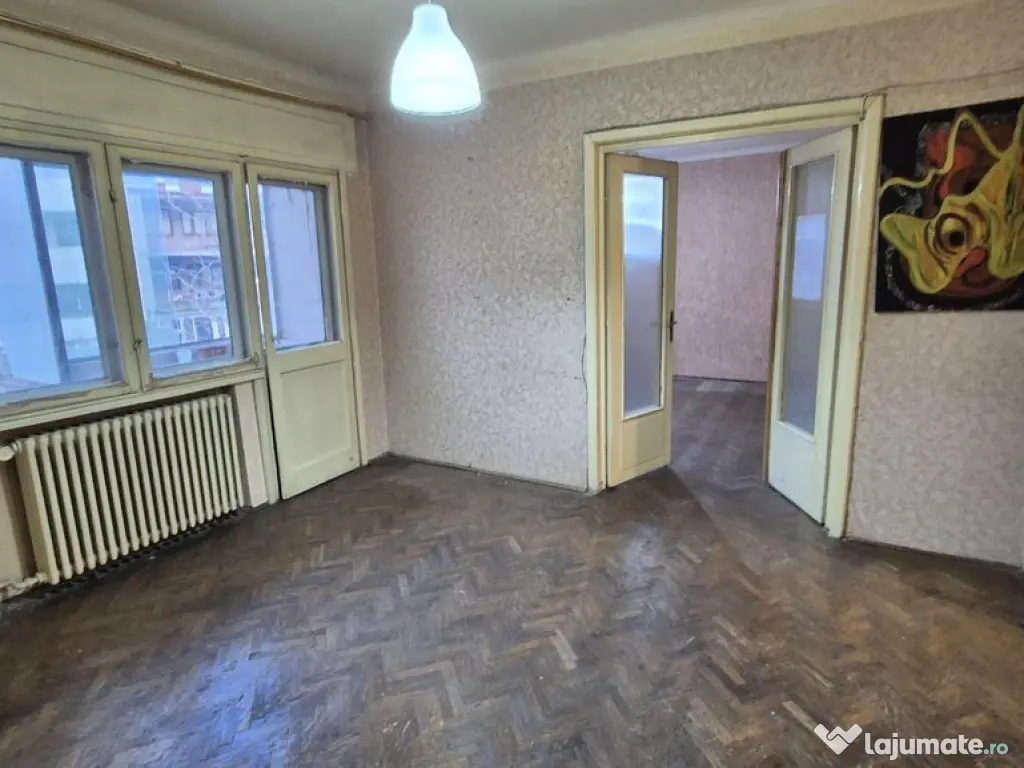 Apartament cu 3 camere - piata Unirii 