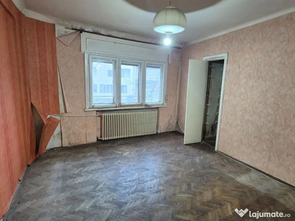 Apartament cu 3 camere - piata Unirii 