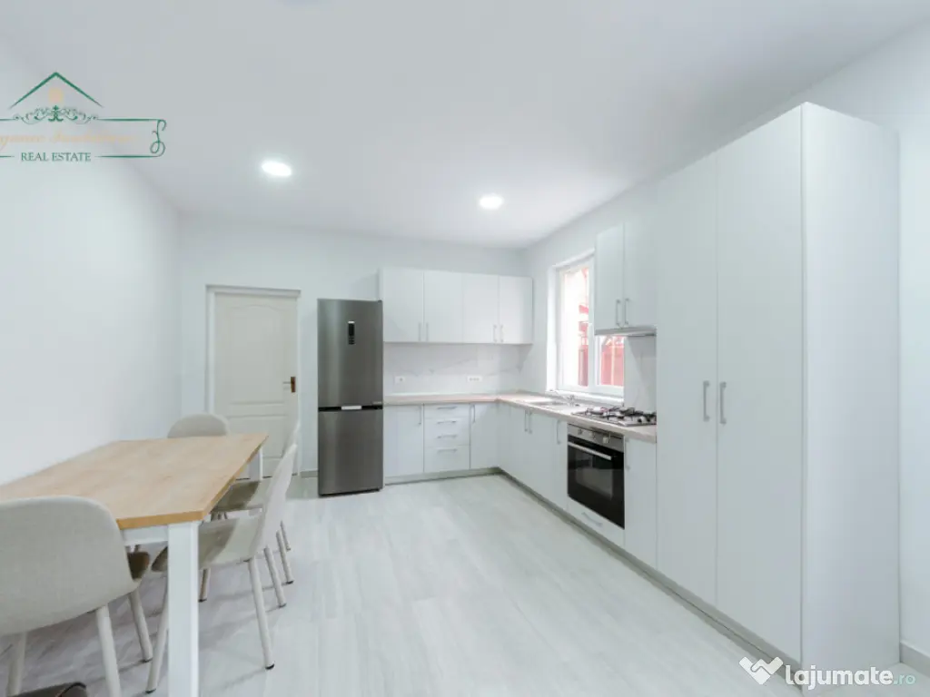 Apartament de inchiriat cu 2 camere la curte comuna, zona Ce 