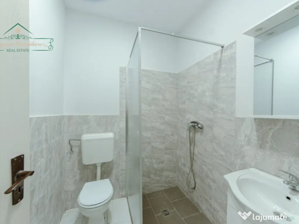 Apartament de inchiriat cu 2 camere la curte comuna, zona Ce 