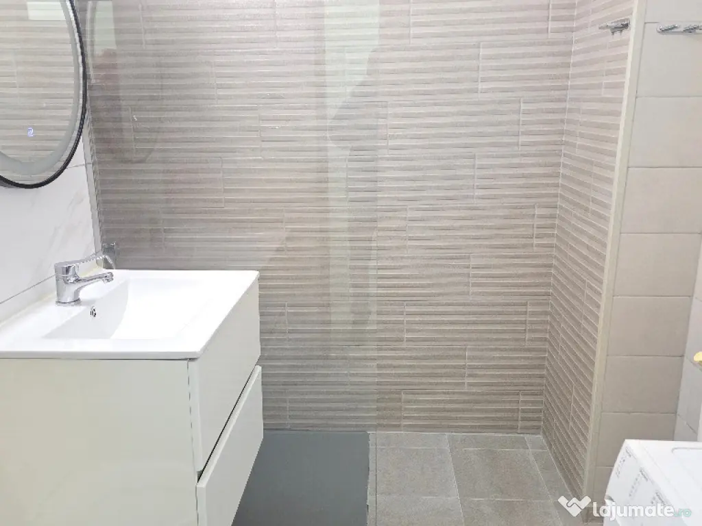 Vand apartament cu 2 camere decomandat in Deva, bloc din anul 2008