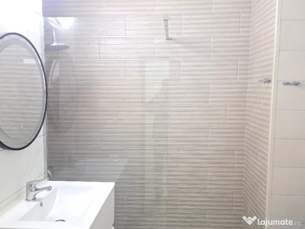 Vand apartament cu 2 camere decomandat in Deva, bloc din anul 2008