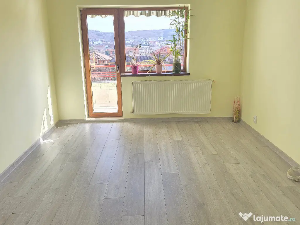 Vand apartament cu 2 camere decomandat in Deva, bloc din anul 2008