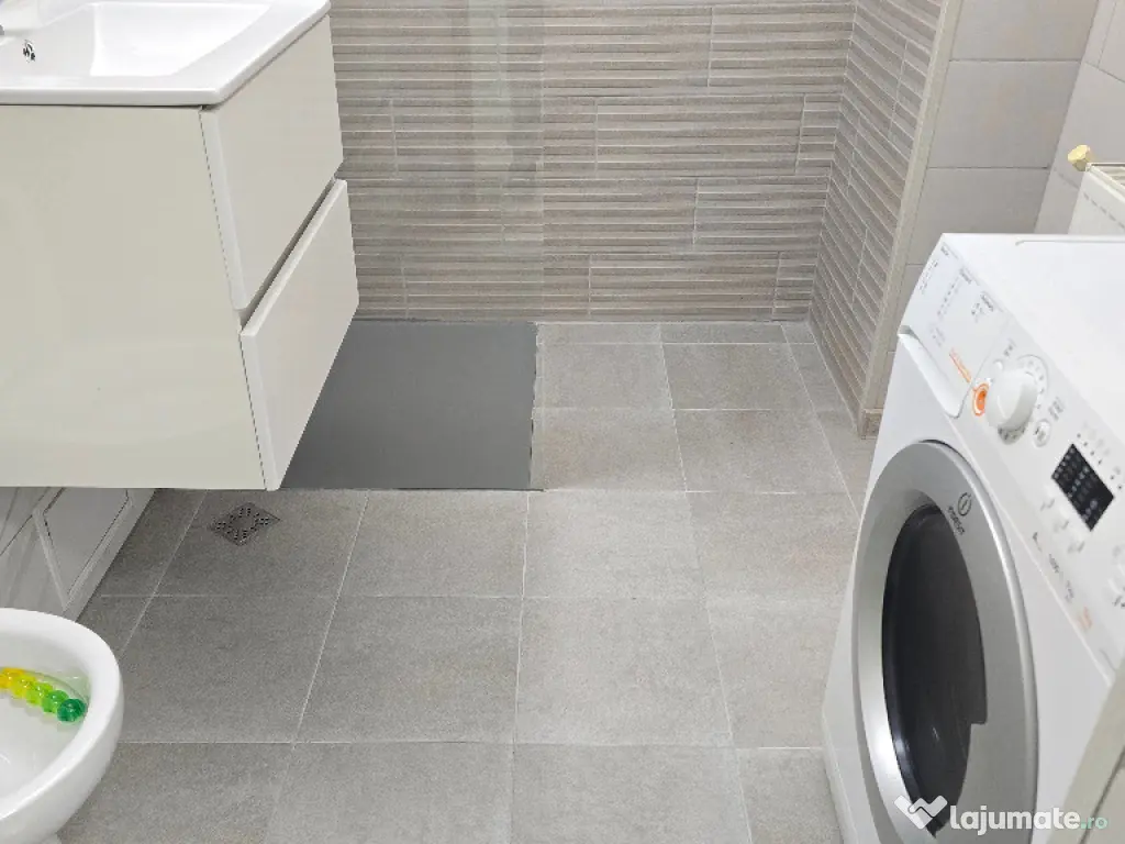 Vand apartament cu 2 camere decomandat in Deva, bloc din anul 2008