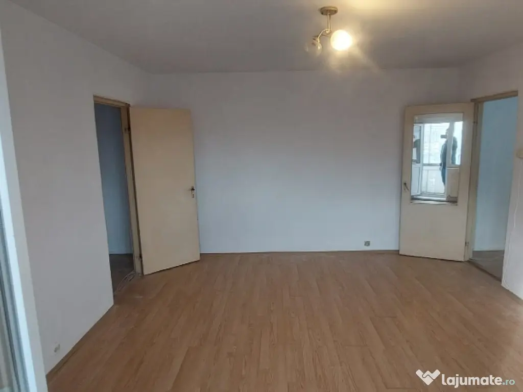 Vând apartament 2 camere 