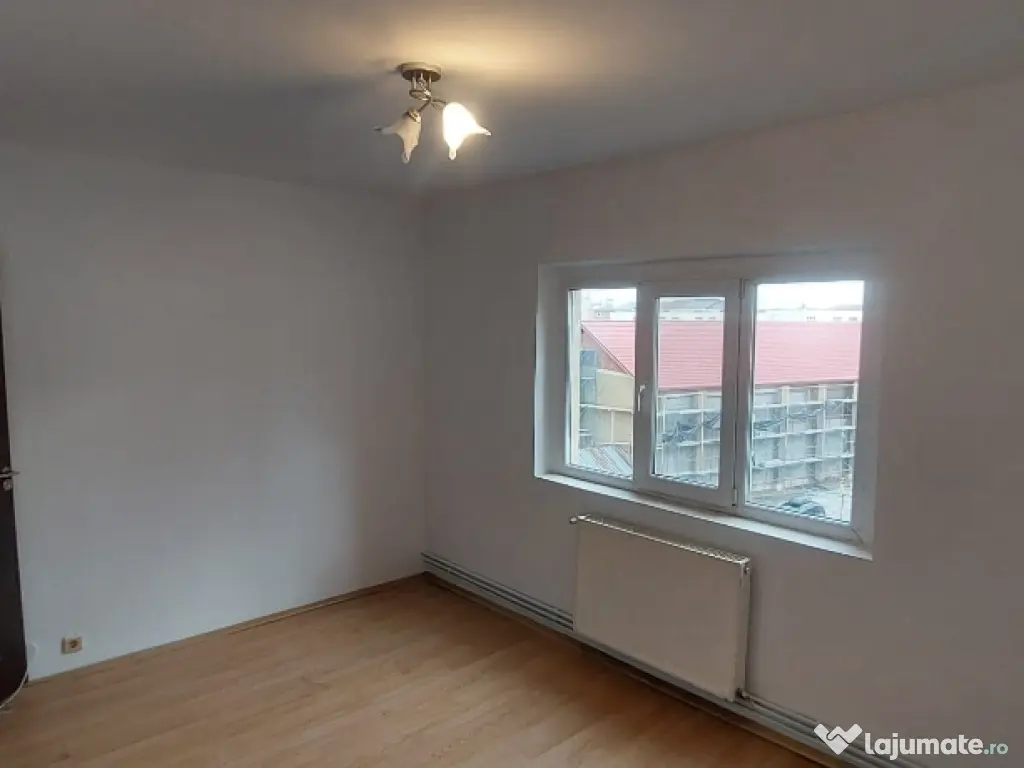 Vând apartament 2 camere 