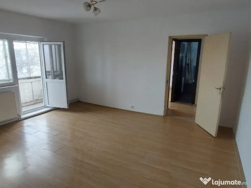Vând apartament 2 camere 