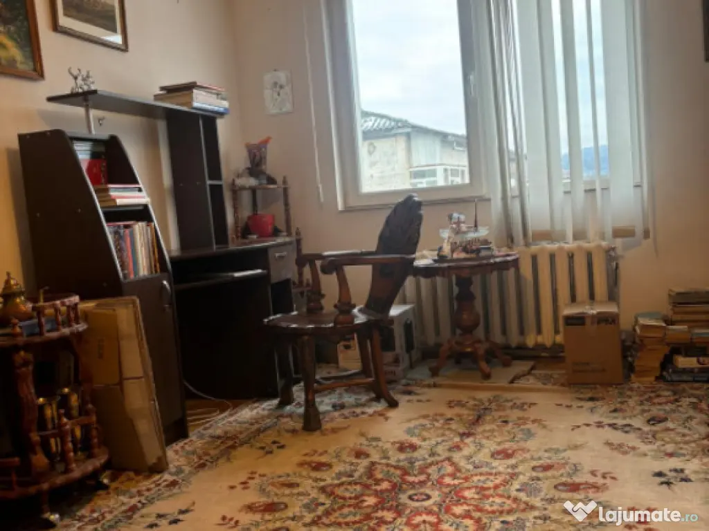 De închiriat apartament spațios – zona Precista