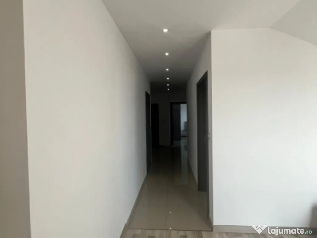Apartament 3 camere , bloc nou , Radauti 