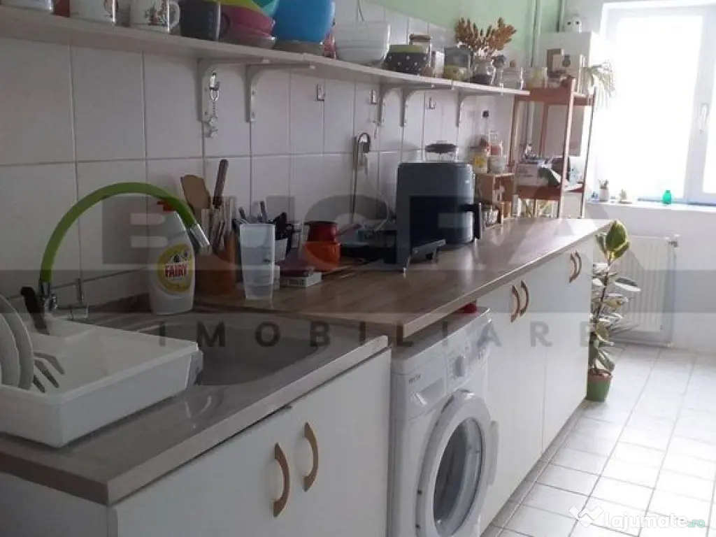 Apartament 2 camere, 46 mp, balcon, zona Parang 