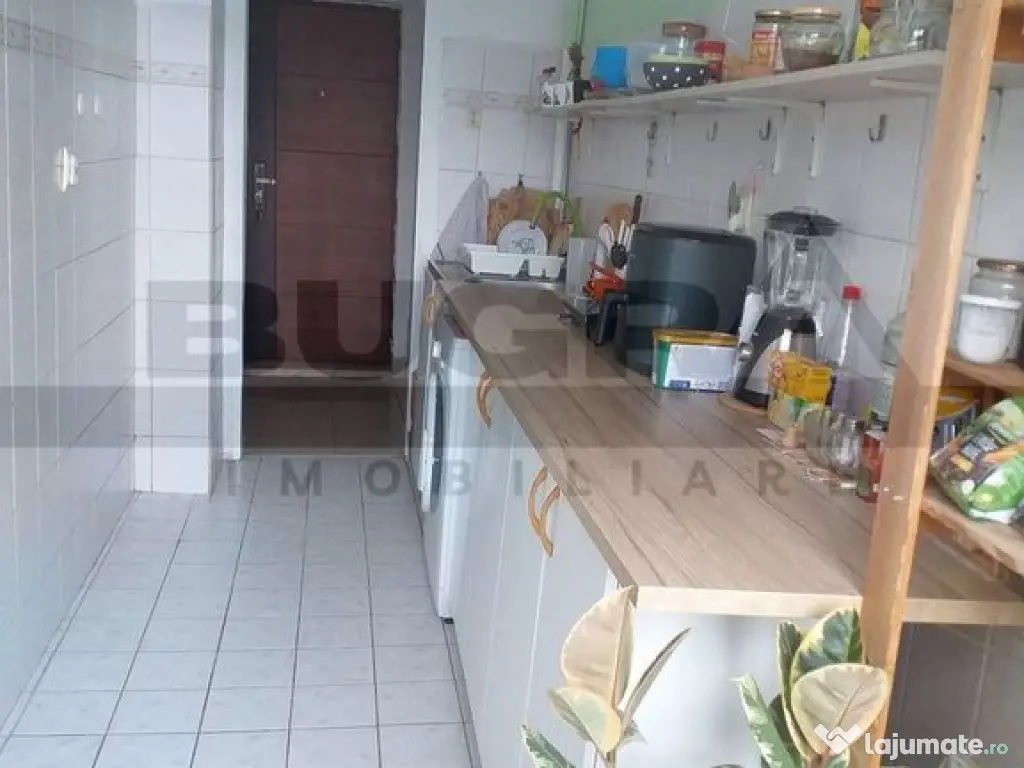 Apartament 2 camere, 46 mp, balcon, zona Parang 