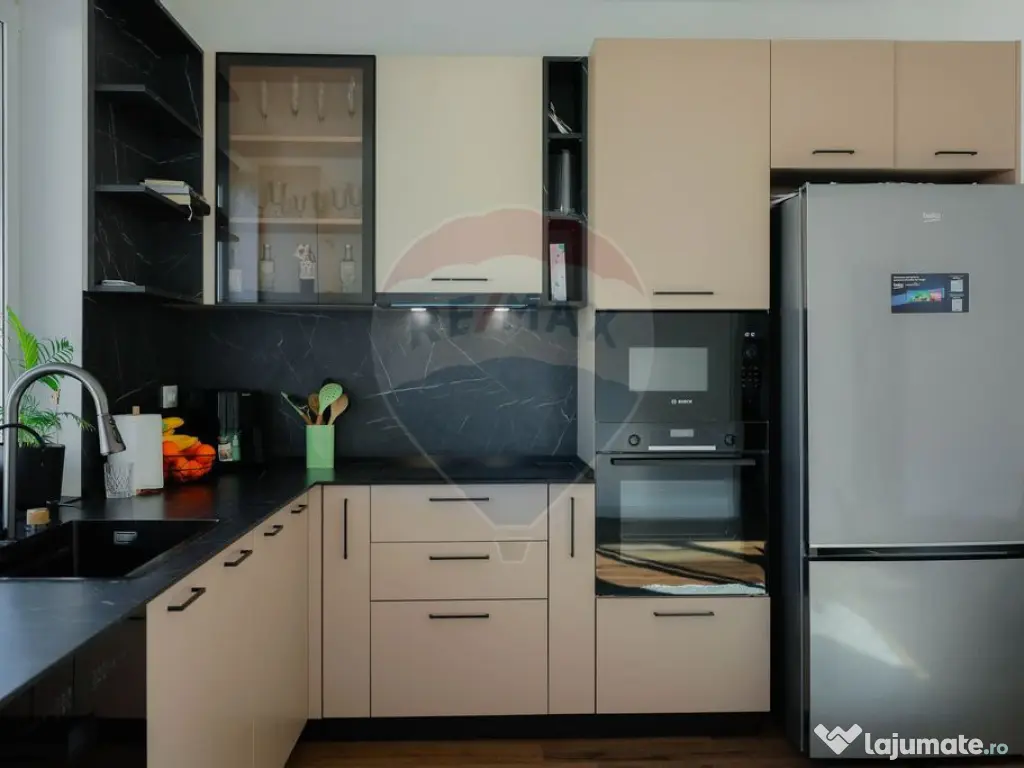 Casă pe nivel de vânzare cu 3 dormitoare, 500 mp teren ... 