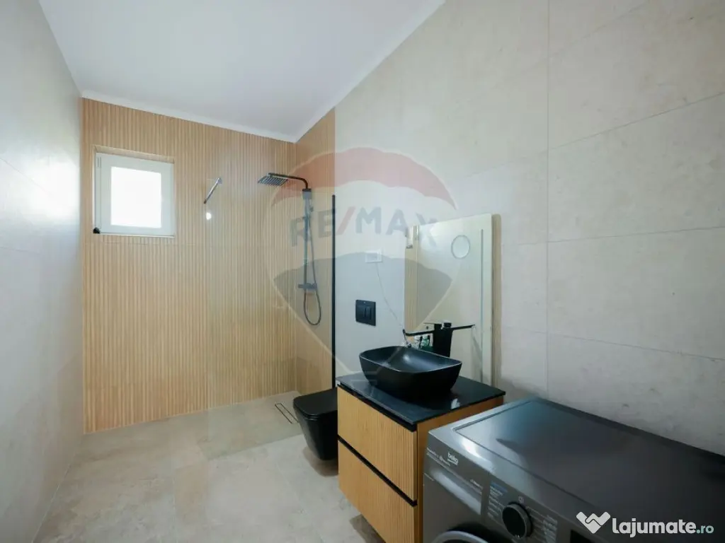 Casă pe nivel de vânzare cu 3 dormitoare, 500 mp teren ... 