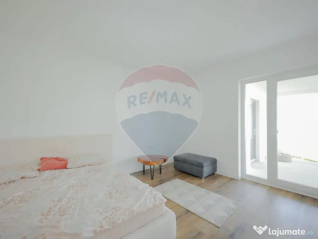 Casă pe nivel de vânzare cu 3 dormitoare, 500 mp teren ... 