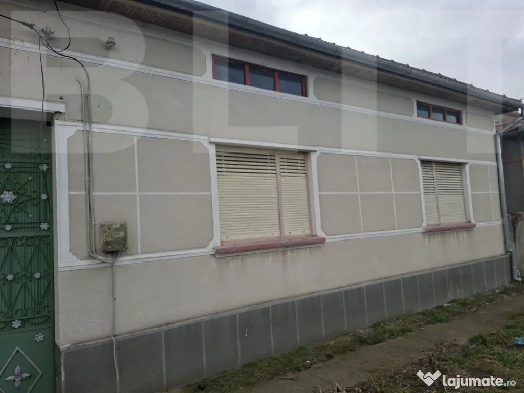 Casa de vanzare, 4 camere, 140 mp - in Costiu