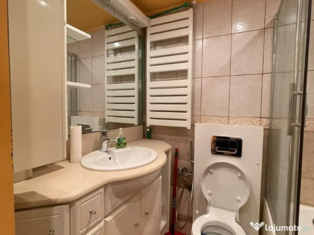 Apartament 3 camere.Centrala termica,Boxa la subsol.Metrou in apropier 