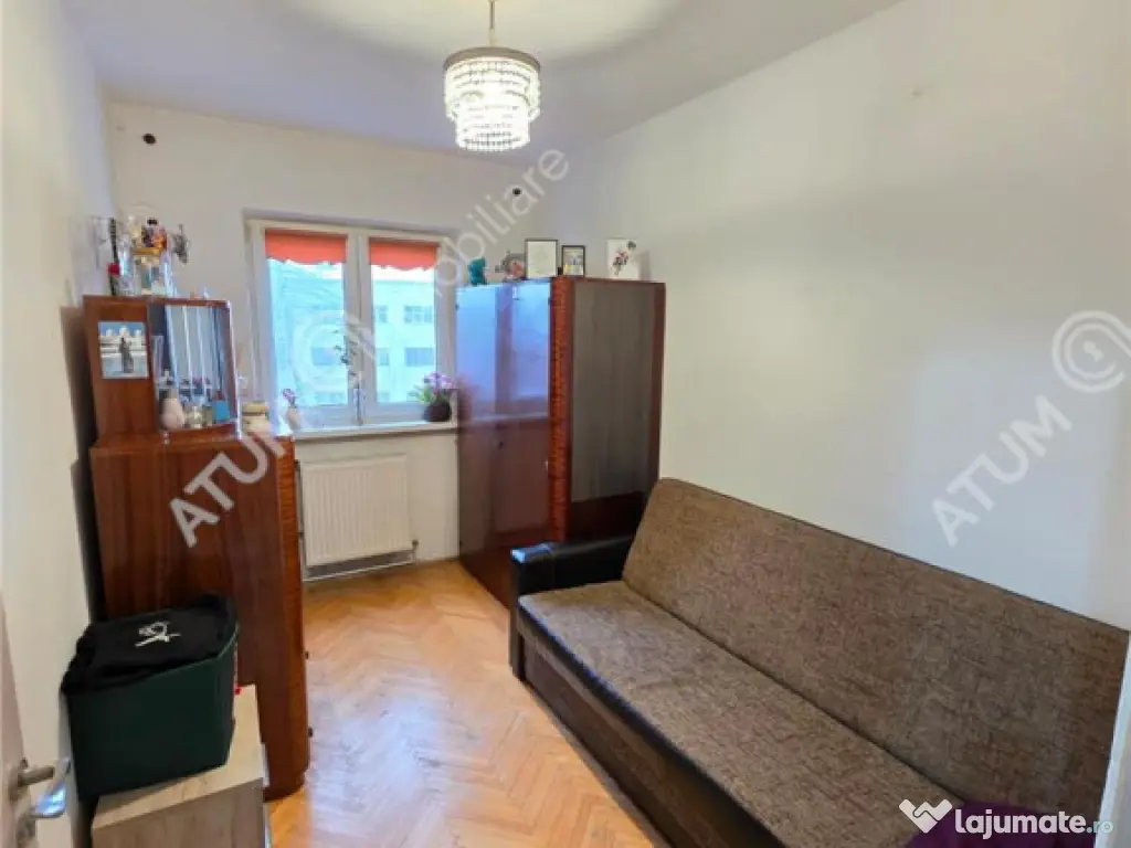 Apartament cu 3 camere decoamndate in zona Valea Aurie din S 