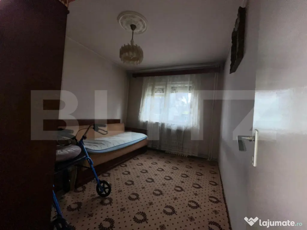 Apartament 3 camere, parter înalt, ideal firma/birouri - DE 