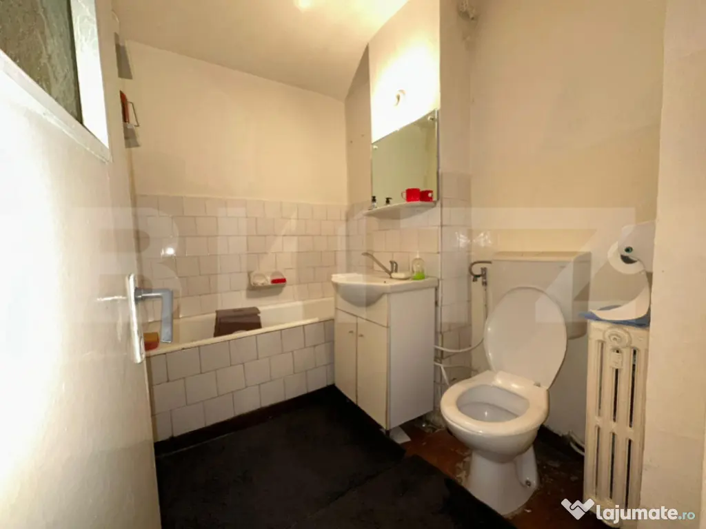 Apartament 3 camere, parter înalt, ideal firma/birouri - DE 