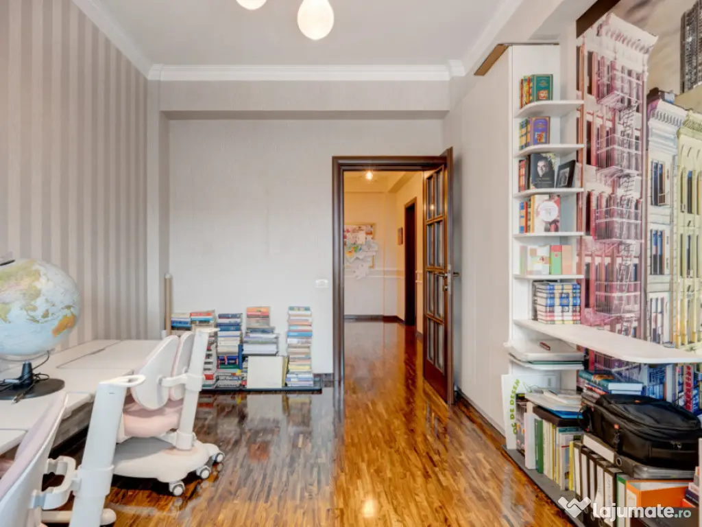 Apartament 170mp utili, 77mp curte și 3 locuri parcare, Par 