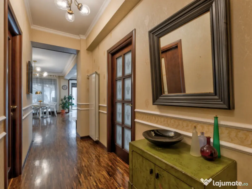 Apartament 170mp utili, 77mp curte și 3 locuri parcare, Par 