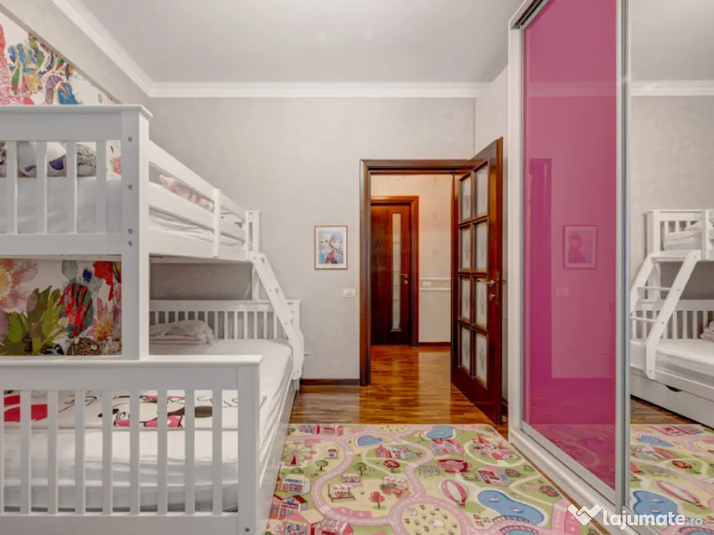 Apartament 170mp utili, 77mp curte și 3 locuri parcare, Par 