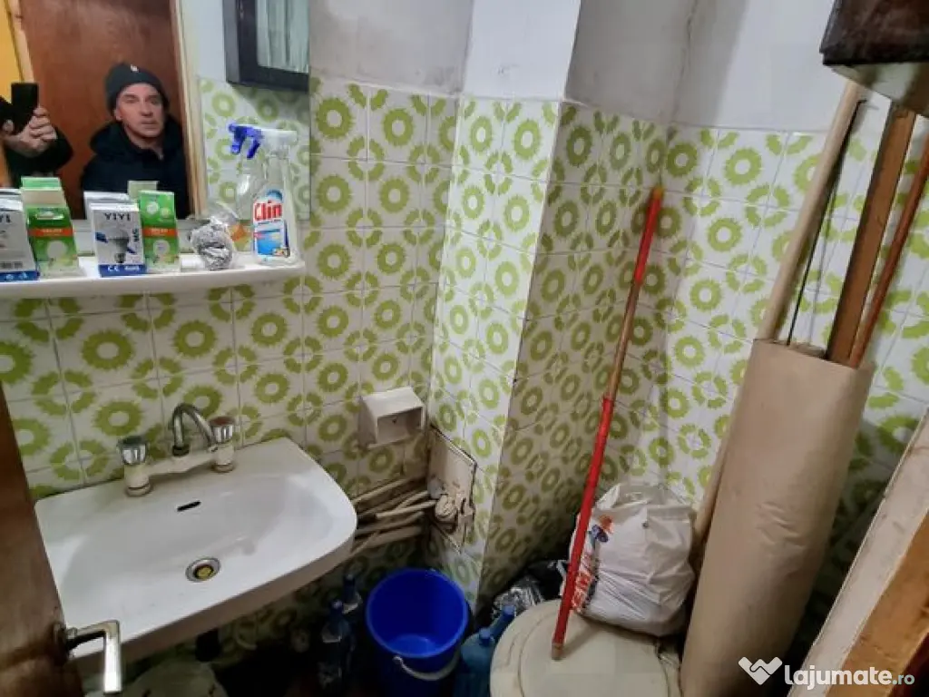 Navodari central -apartament 3 camere decomandat stradal 