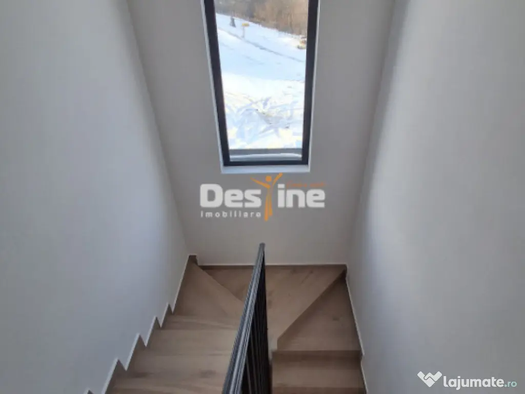 COMISION O %, Miroslava, Casa individuala, P+1+POD, 