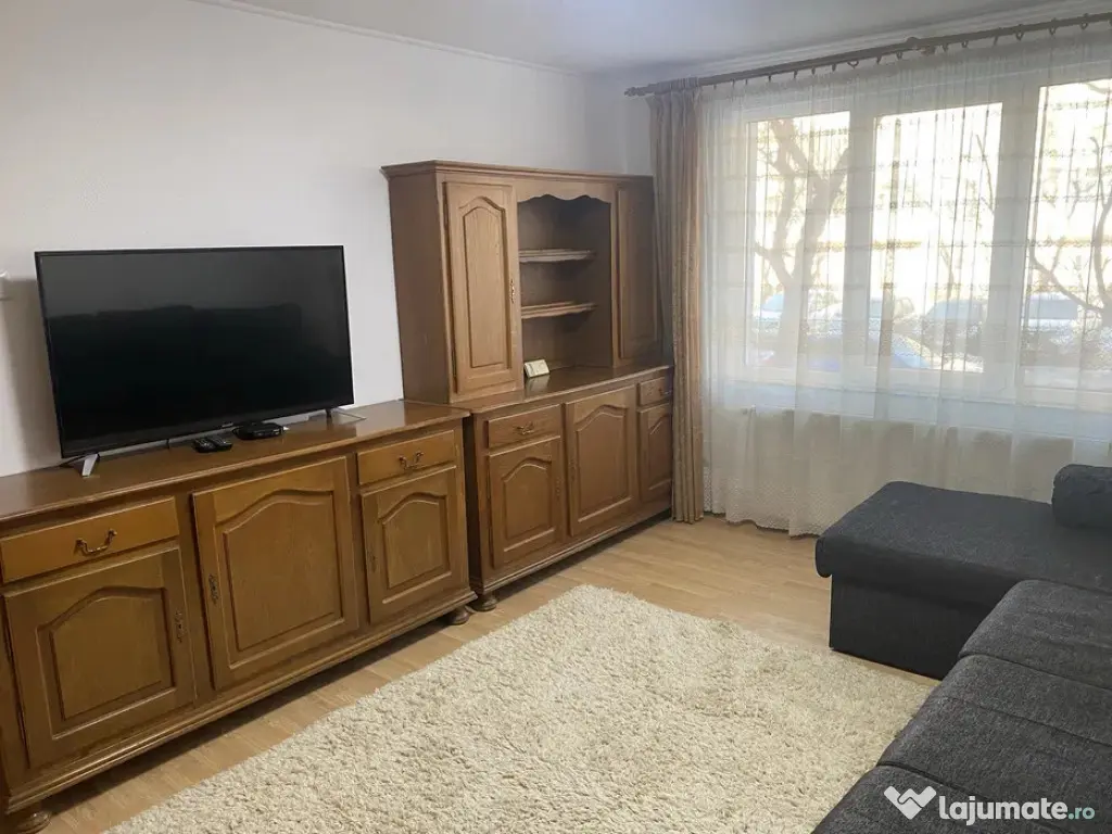 Apartament cu 3 camere, cu doua locuri de parcare, situat in 
