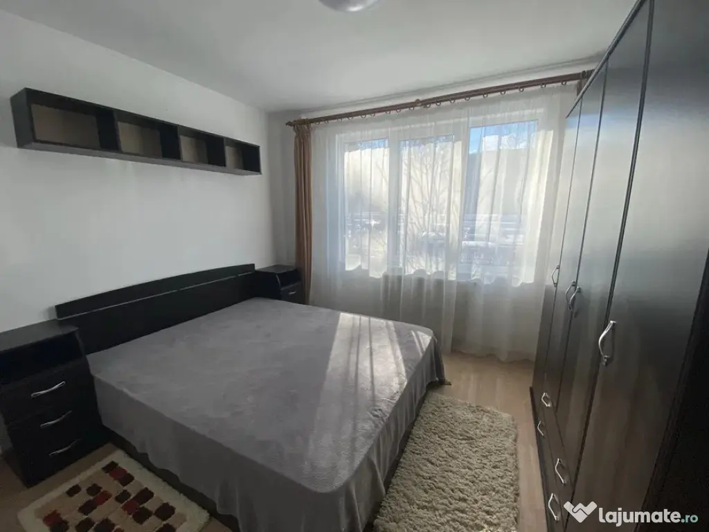 Apartament cu 3 camere, cu doua locuri de parcare, situat in 