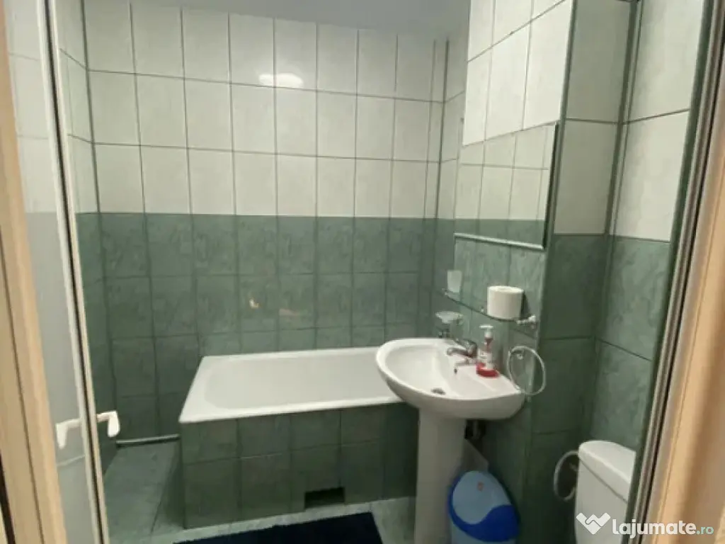 Apartament cu 3 camere, cu doua locuri de parcare, situat in 