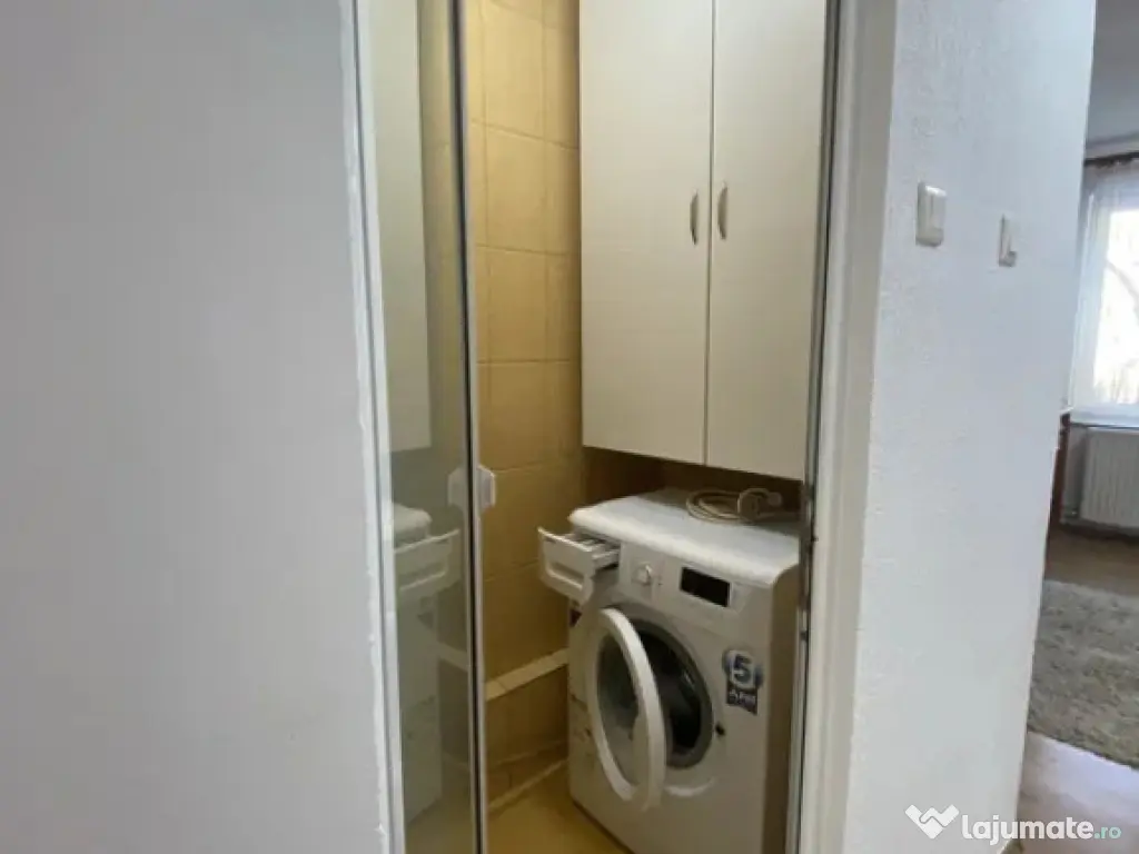 Apartament cu 3 camere, cu doua locuri de parcare, situat in 